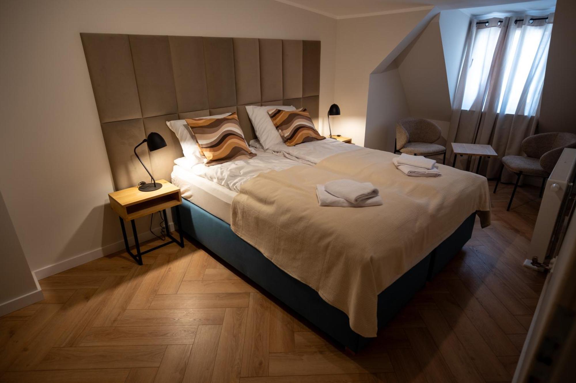 Apartamenty Drevny Kocur Poznan Exterior photo